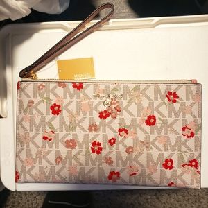 NWT Michael Kors Large Zip Clutch Wristlet